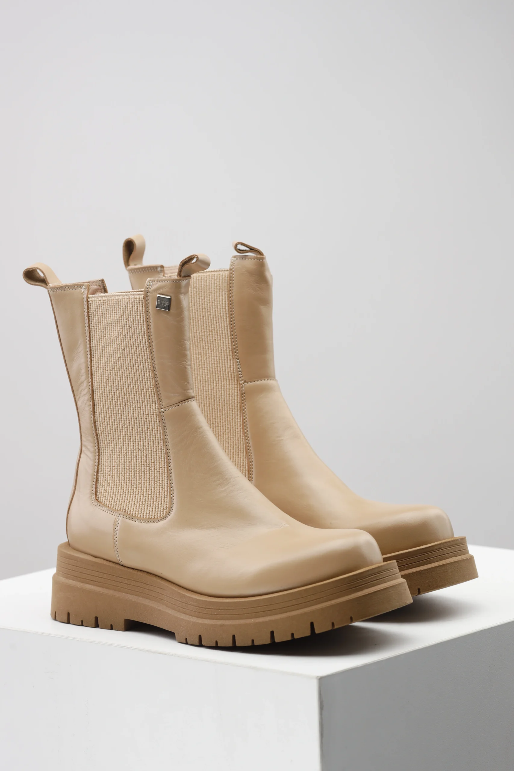 _IGG7271 Ženske Poluduboke Čizme 85520 bež - Slika 1