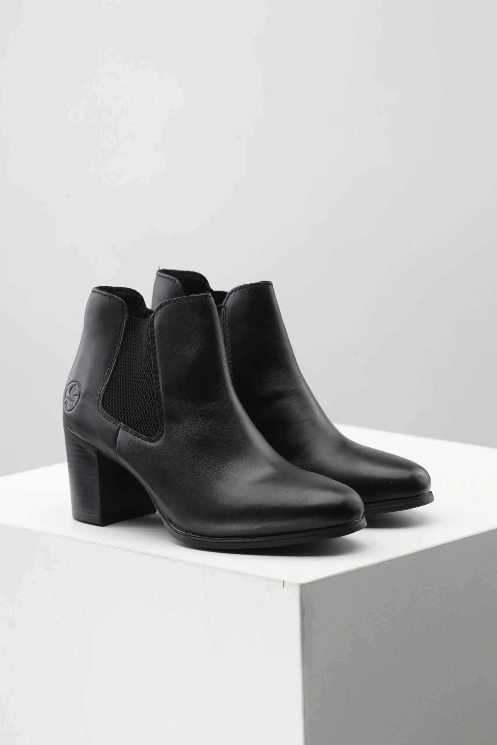 _IGG8012 Ženske Gležnjače 50194-00 crna - Slika 1